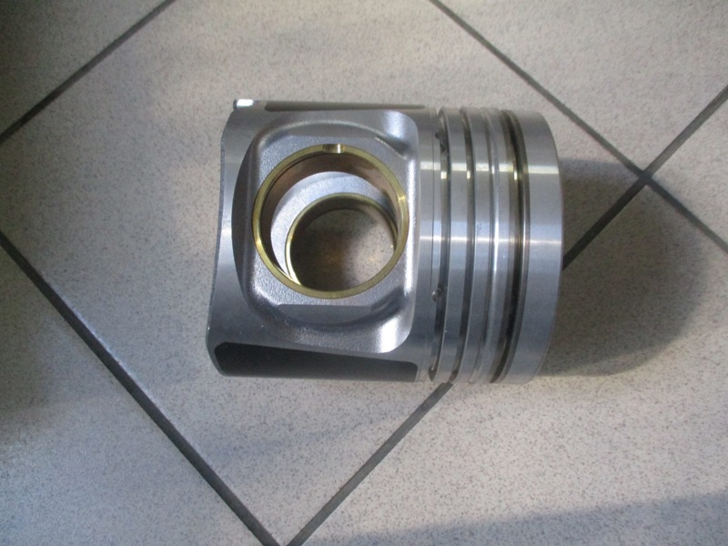 Поршень ДВС D6CB Hyundai Univers