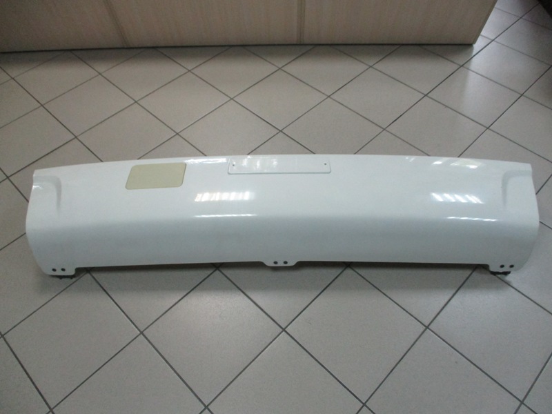 Бампер передний центральный Hyundai Univers