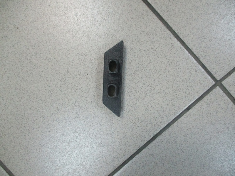 Клин в дверной проем Hyundai Univers