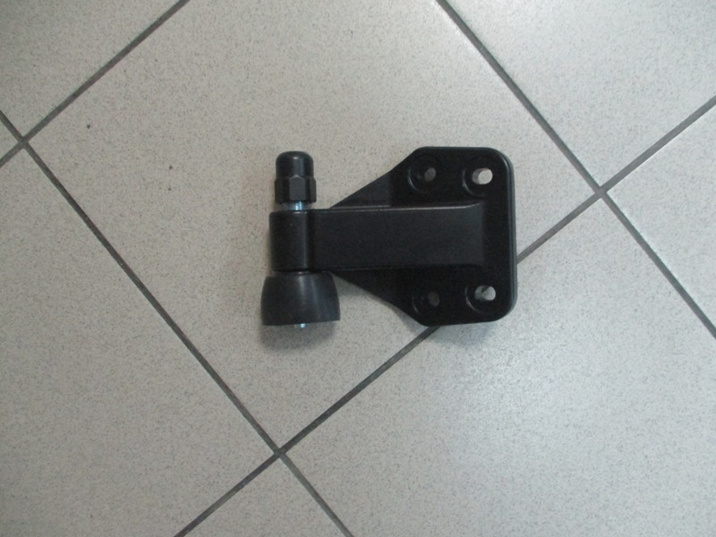 Кронштейн средней двери Hyundai Univers