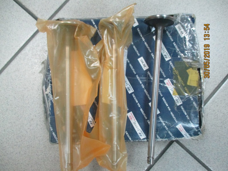 Клапан впускной ДВС D6CB Hyundai Univers