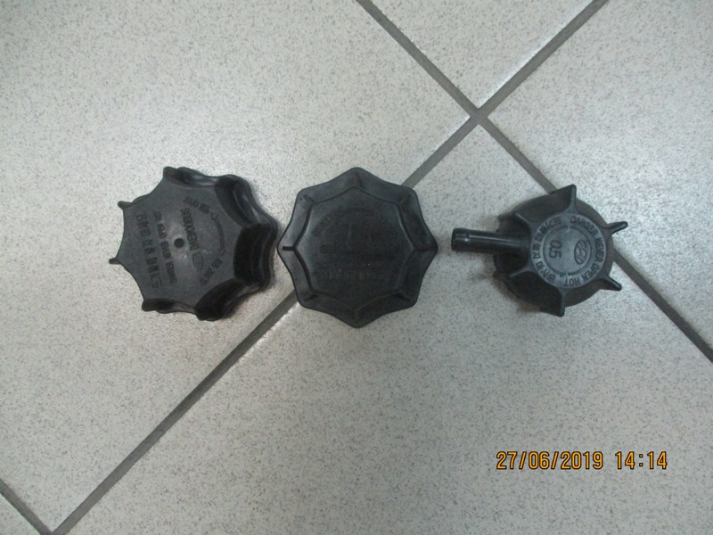 Крышка расширительного бочка 8D000 Hyundai Univers