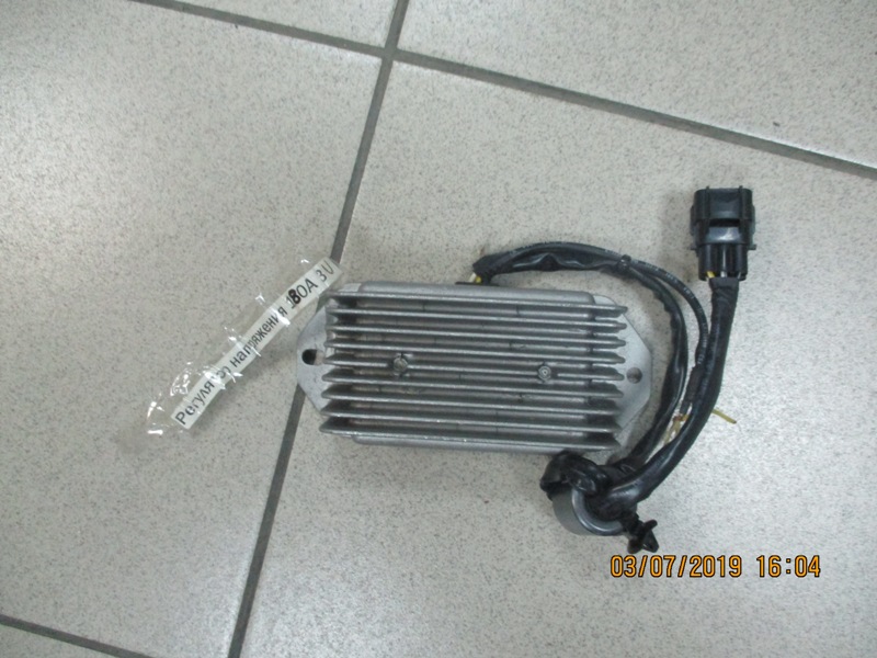 Регулятор напряжения 150А Hyundai Univers